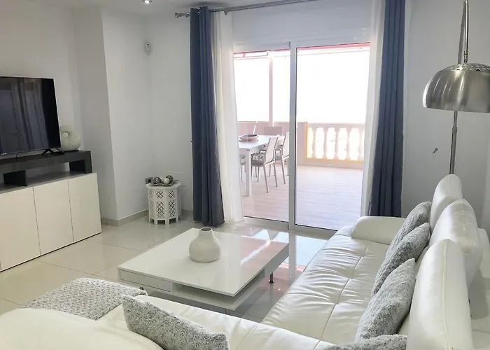 Con Impresionantes Vistas Y Piscina Apartment